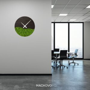 Machové hodiny v kancelárií